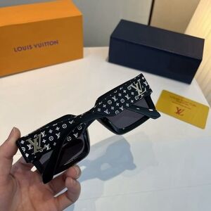 Louis Vuitton Square Black Sunglasses